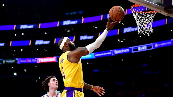 LA Lakers Menangi Laga Pembuka NBA 2024 2025